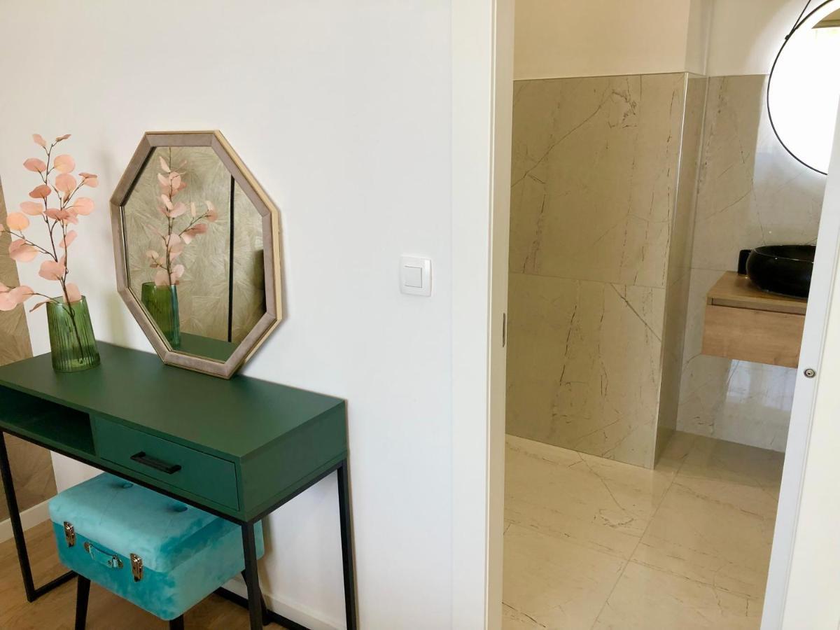 Hedone City Luxury Apartments With Free Parking Pula Exterior foto