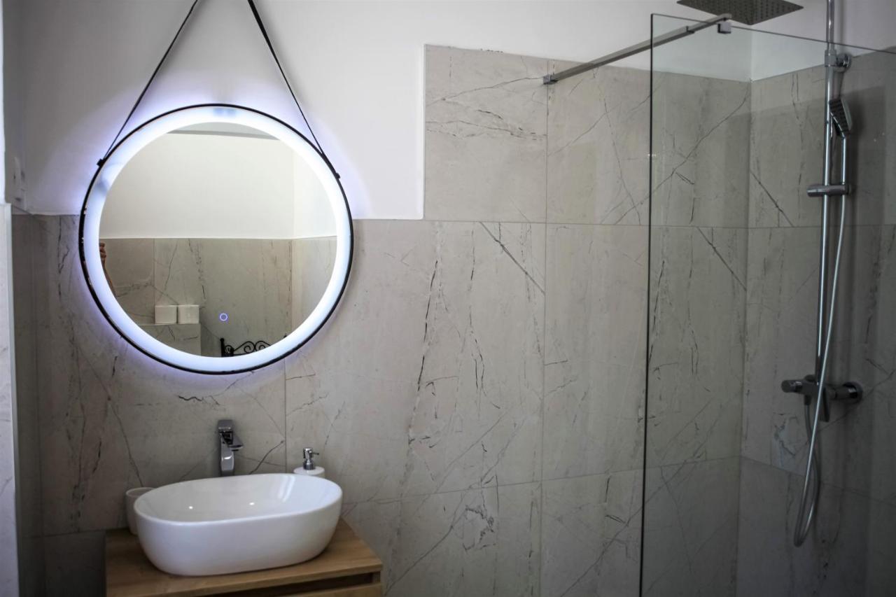 Hedone City Luxury Apartments With Free Parking Pula Exterior foto